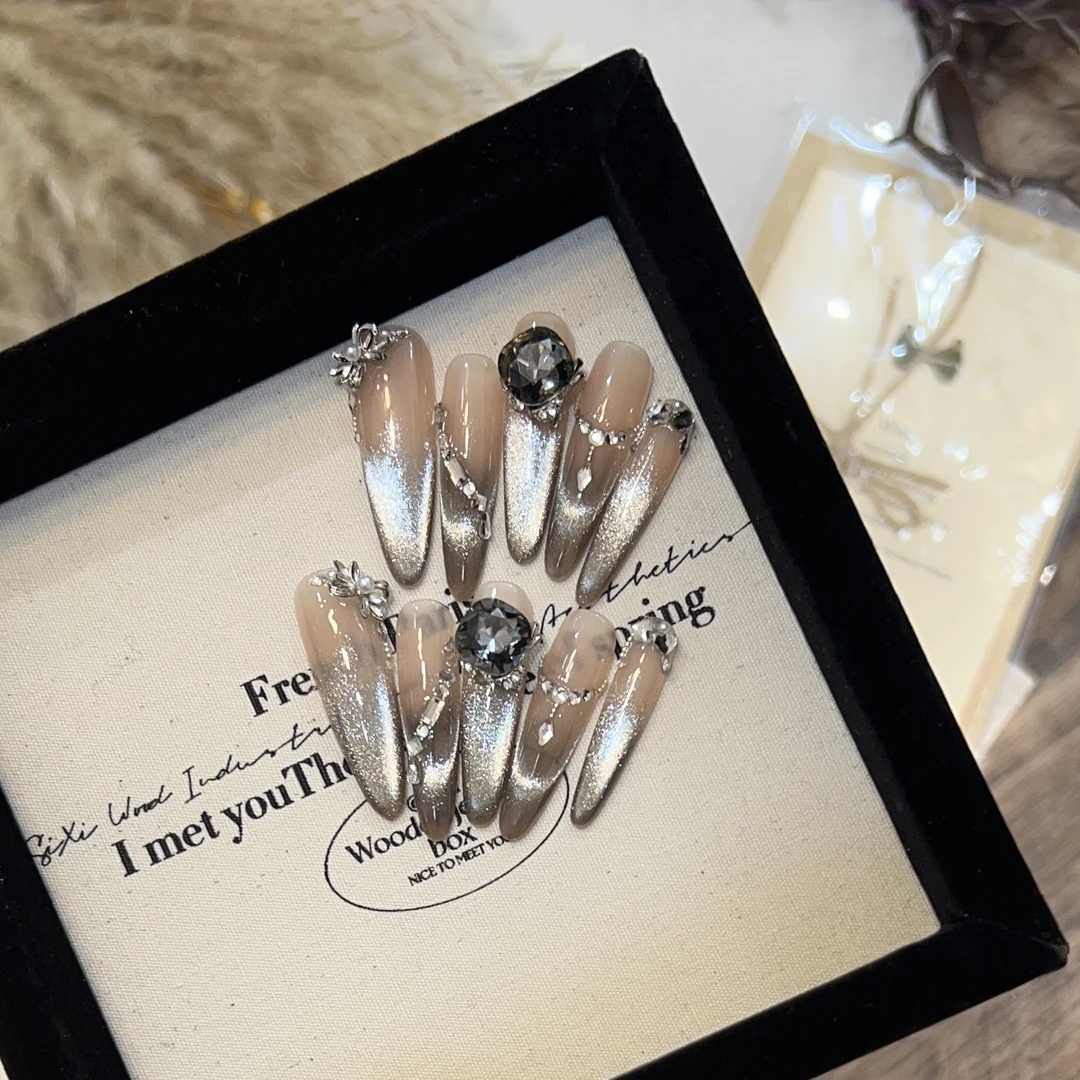 爆闪黑钻法式猫眼穿戴手工裸色法式碎钻美甲可拆卸渐变穿戴甲手工