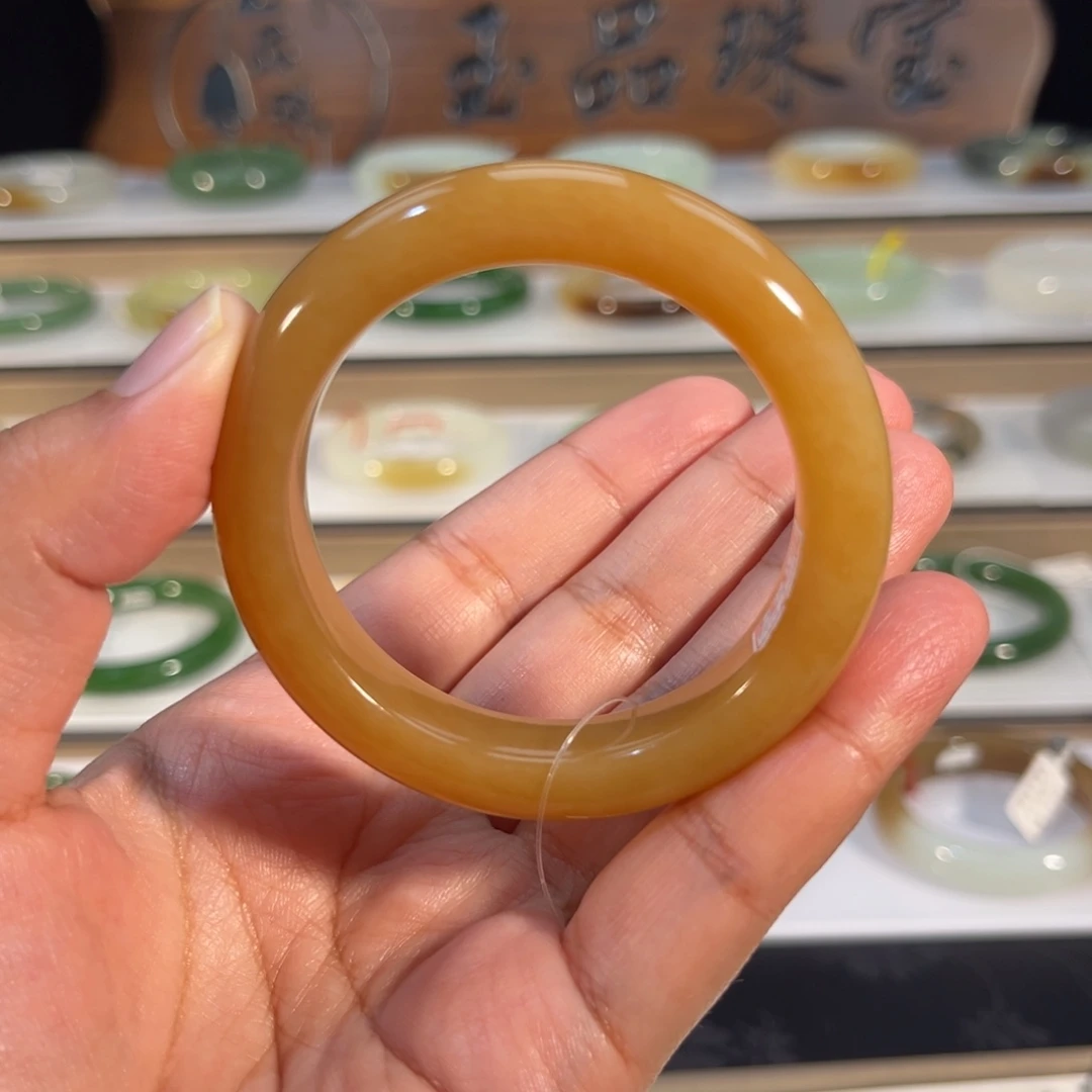 和田玉未镶嵌手镯且末糖