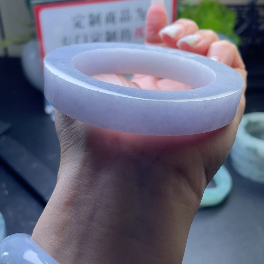 轩***》未镶嵌定制翡翠多样性