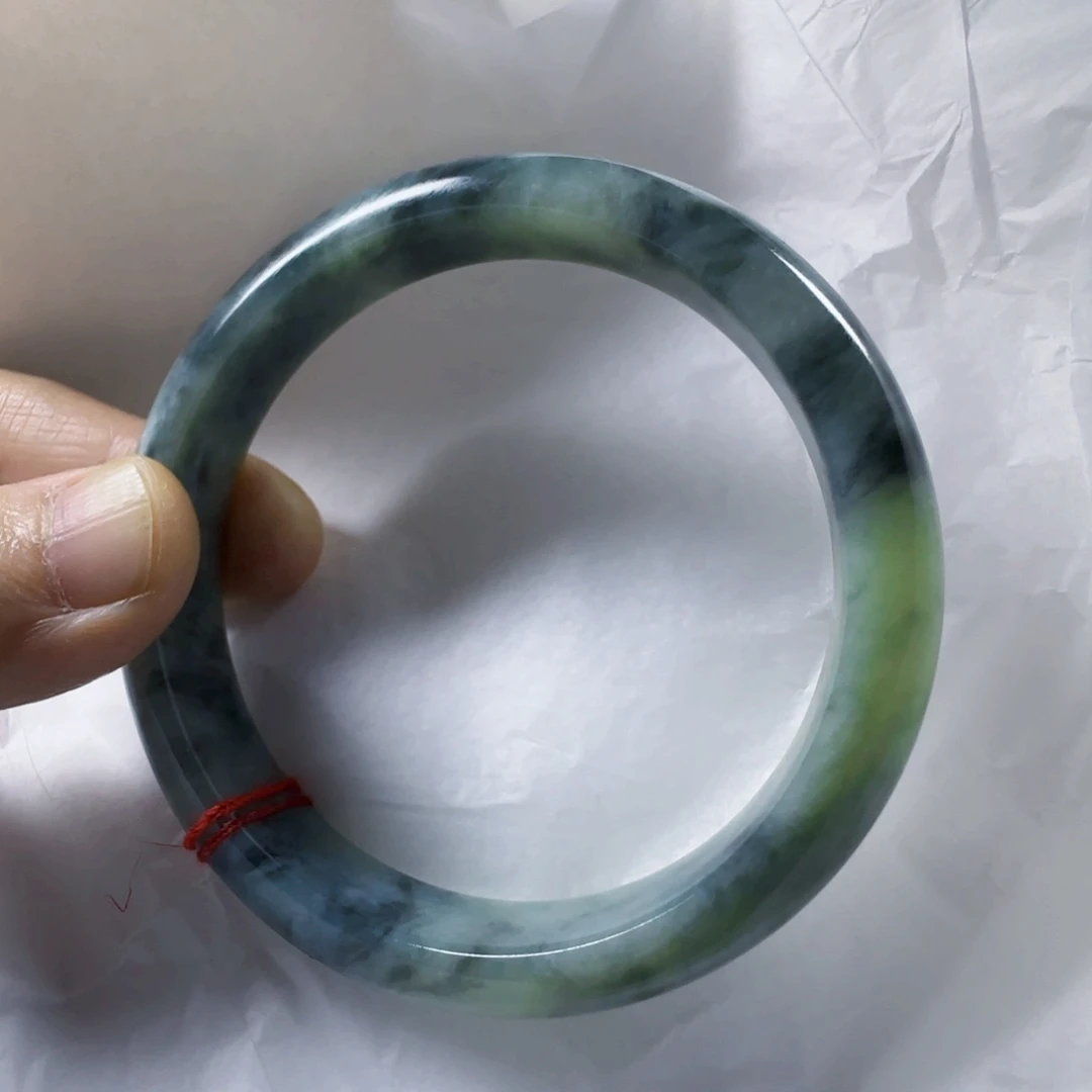 翡翠手镯未镶嵌未****半近完美老蓝花