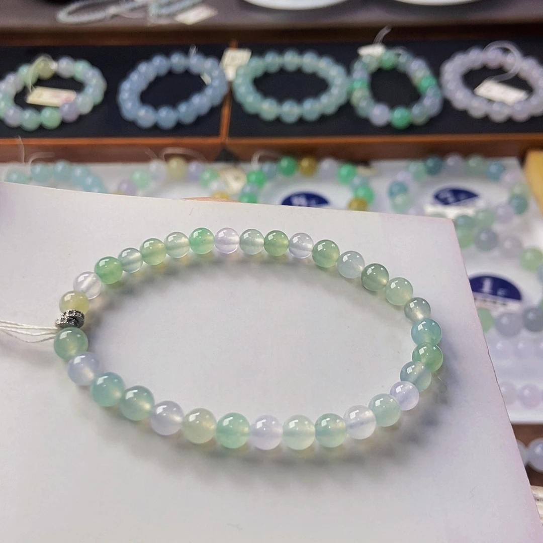 定制翡翠未镶嵌翡翠手串卡5+