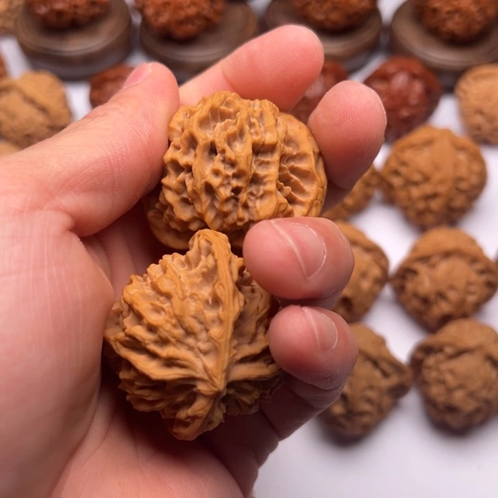 桃核吊坠S****n发给哥哥哥哥