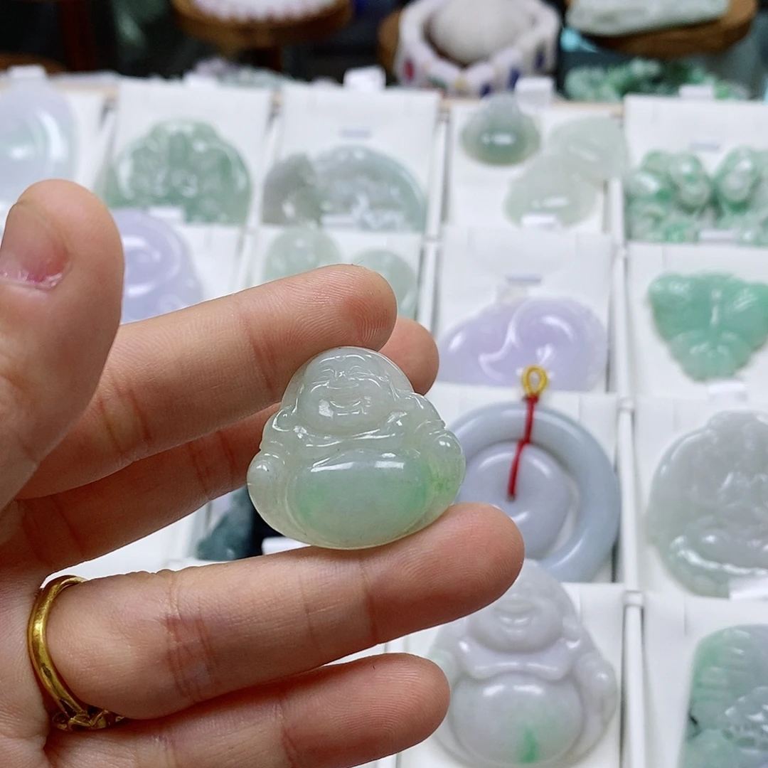 Y***n翡翠未镶嵌颈饰翡翠