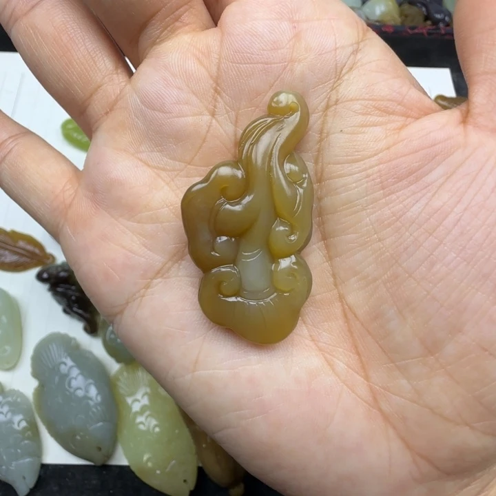 和田玉未镶嵌珠宝奇石