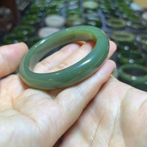 和田玉（碧玉）手镯未镶嵌
