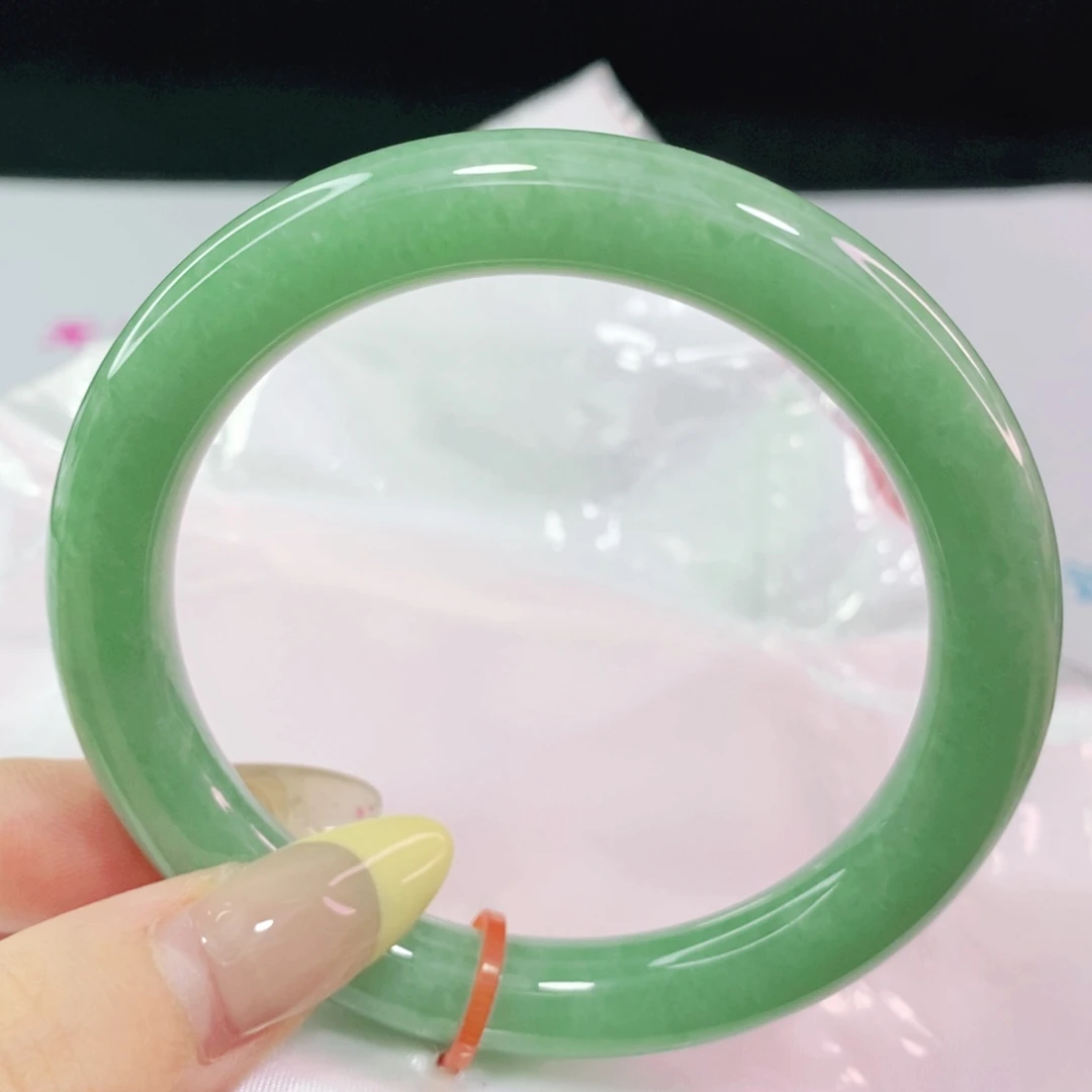 翡翠手镯未镶嵌56.8圆条
