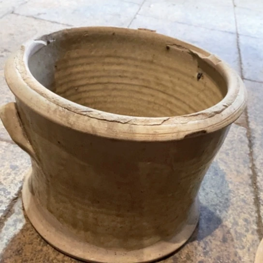 不能容忍你在别人面前装