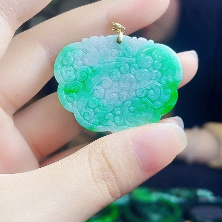 翡翠18K金镶嵌颈饰多样性
