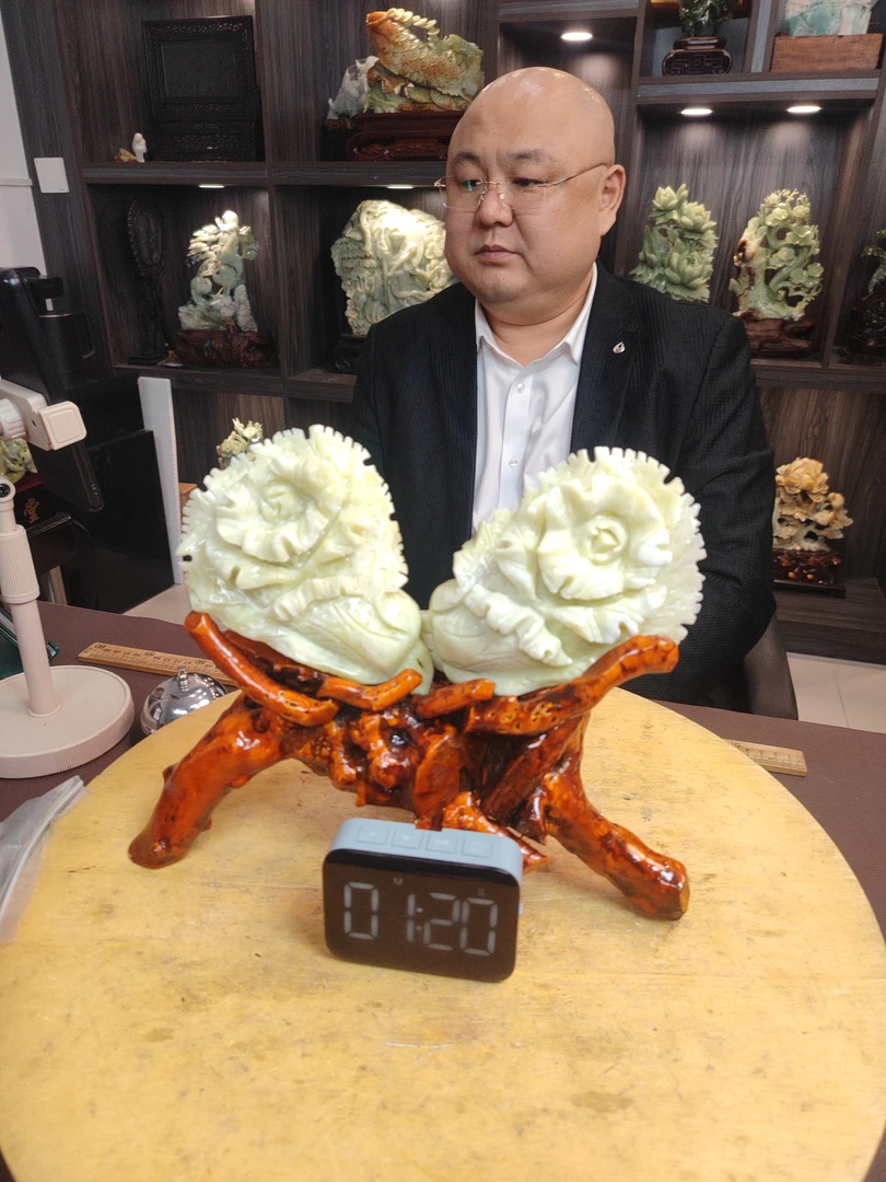 蛇纹石玉覆膜摆件原创作品