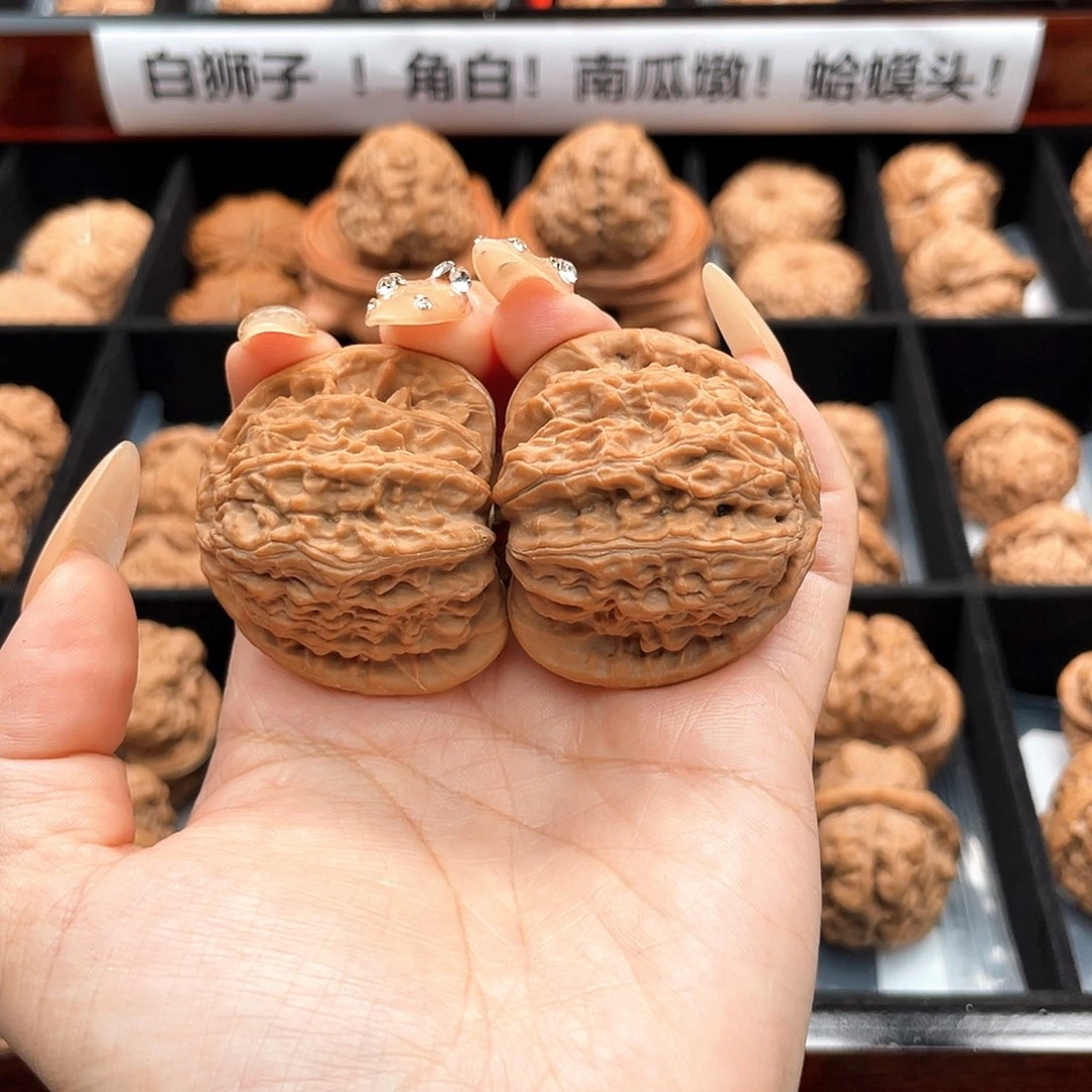 把件文玩核桃方*42三角白全品主筋居中天配克重S4202
