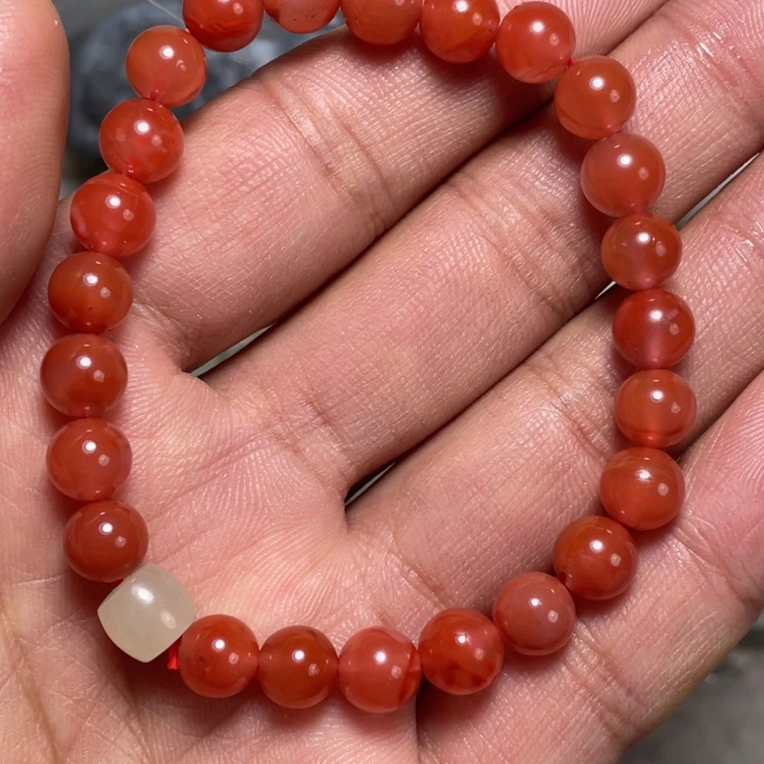 颈饰未镶嵌南红玛瑙嘟**奶