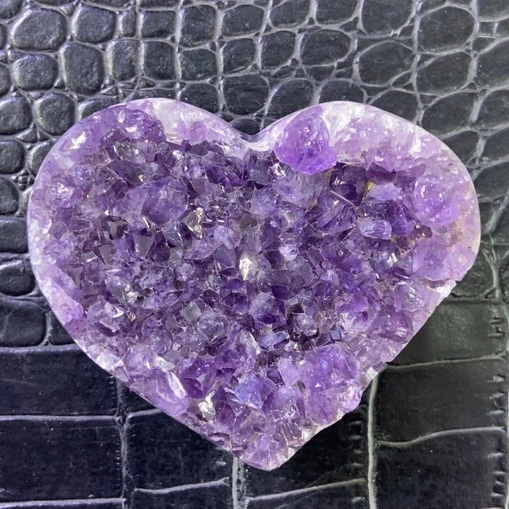 水晶爱心摆件未镶嵌