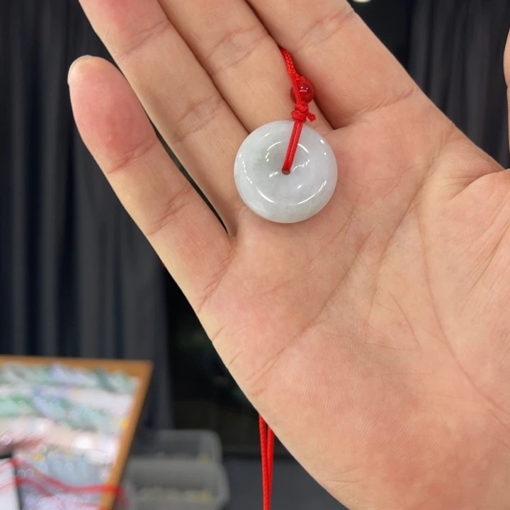 翡翠吊坠(不含链)未镶嵌纯天然翡翠