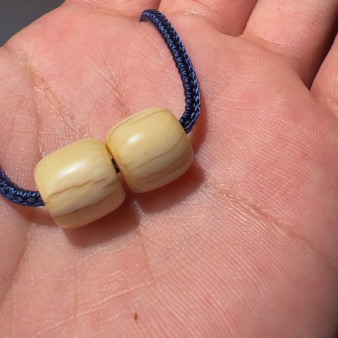 傲***女吊坠（不含链）琉璃