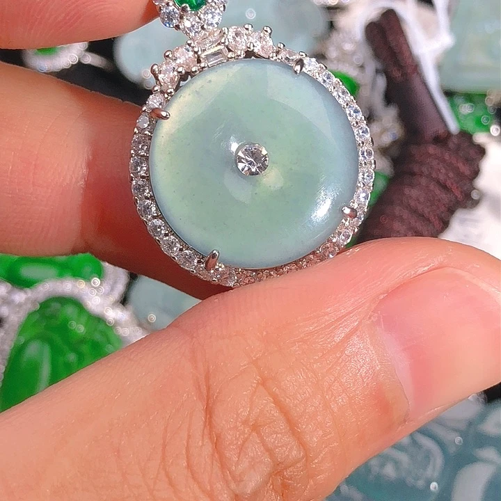 翡翠颈饰未镶嵌5，