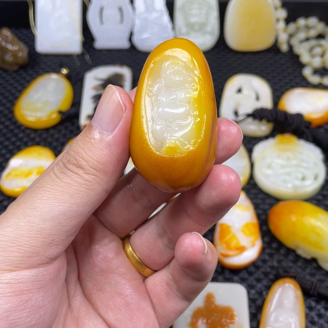 颈饰未镶嵌和田玉