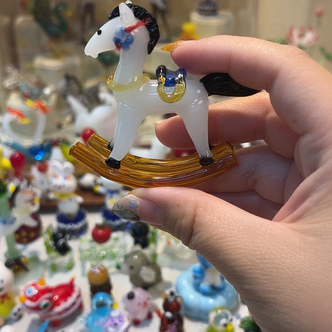琉璃手工艺品摇摇马