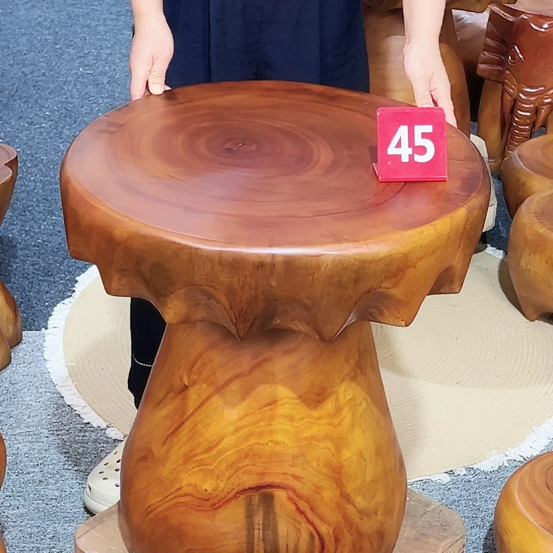26 号香樟木尺寸：52-50-57cm