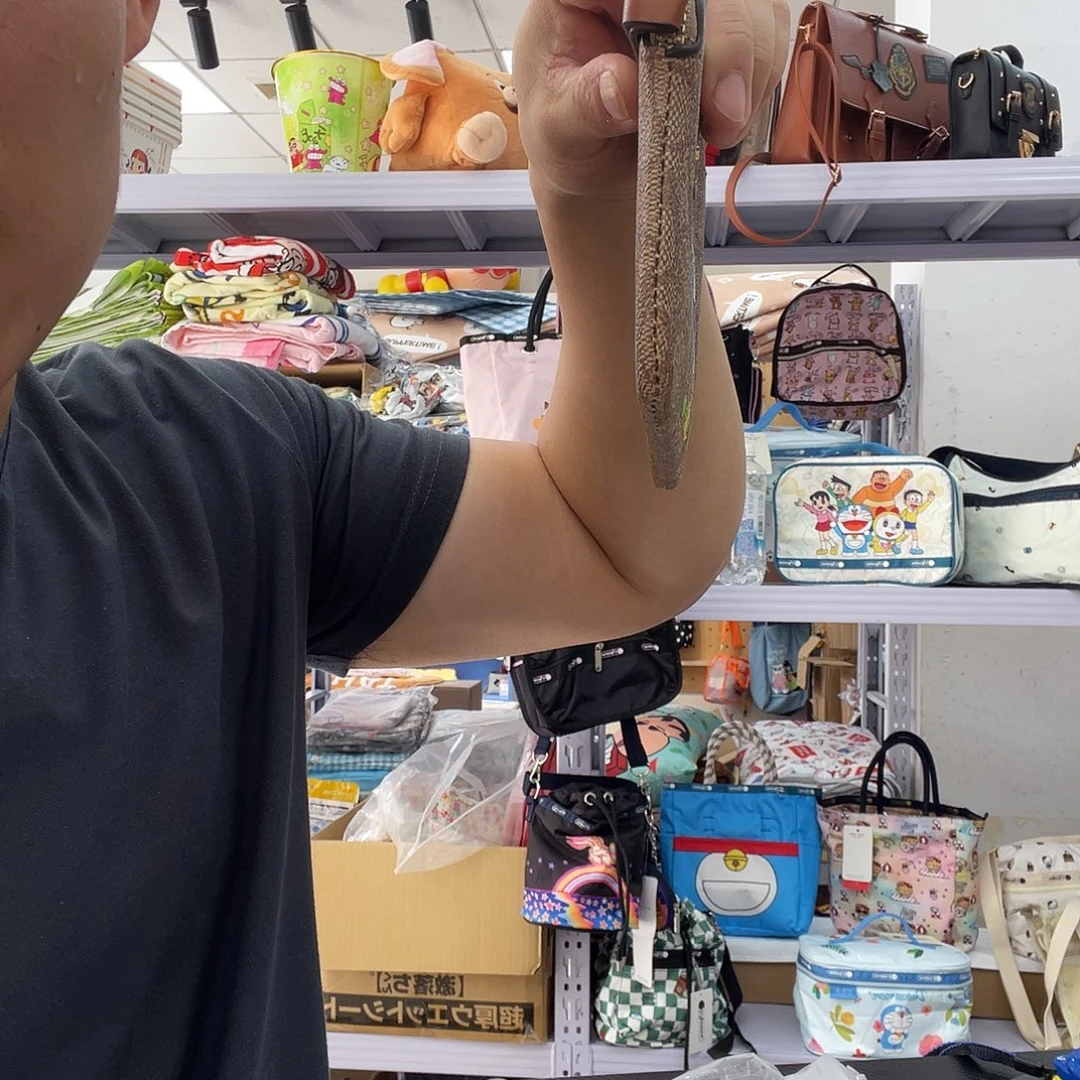 PU化妆包等产品和产品