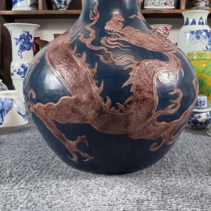 卡***莎瓶一个蓝色的小瓶子