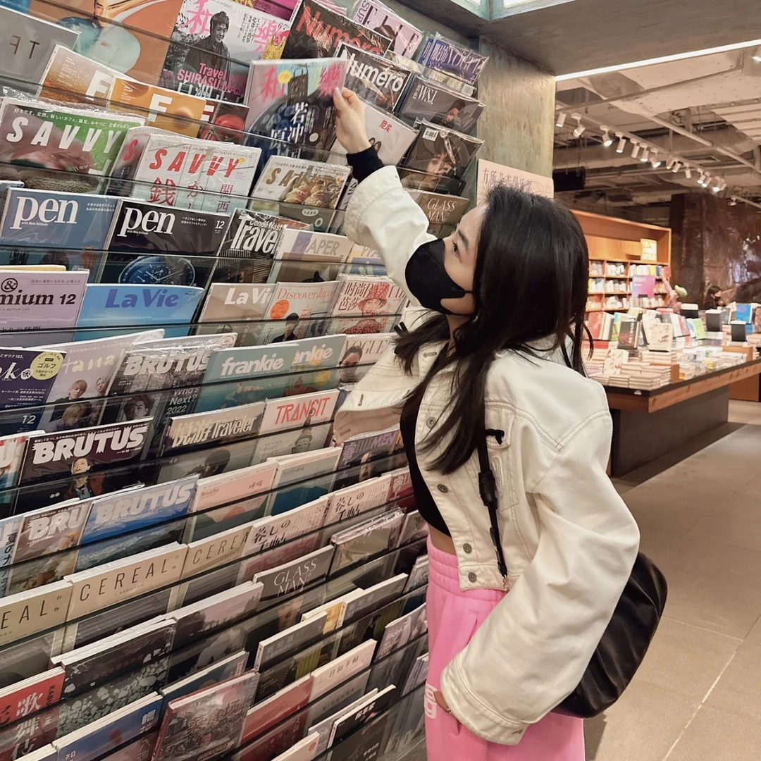 99新 MIU MIU/缪缪 ag234/米白色刺绣logo牛仔外套 棉 42码