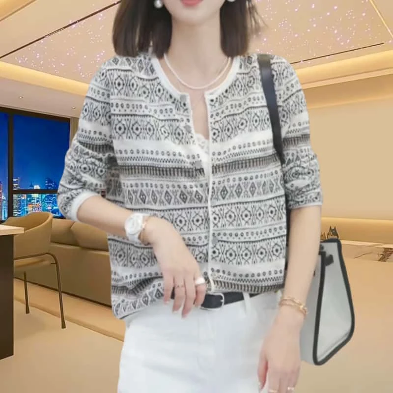 春季宽松长袖提花针织开衫2025新款时尚洋气圆领休闲百搭拼色外套