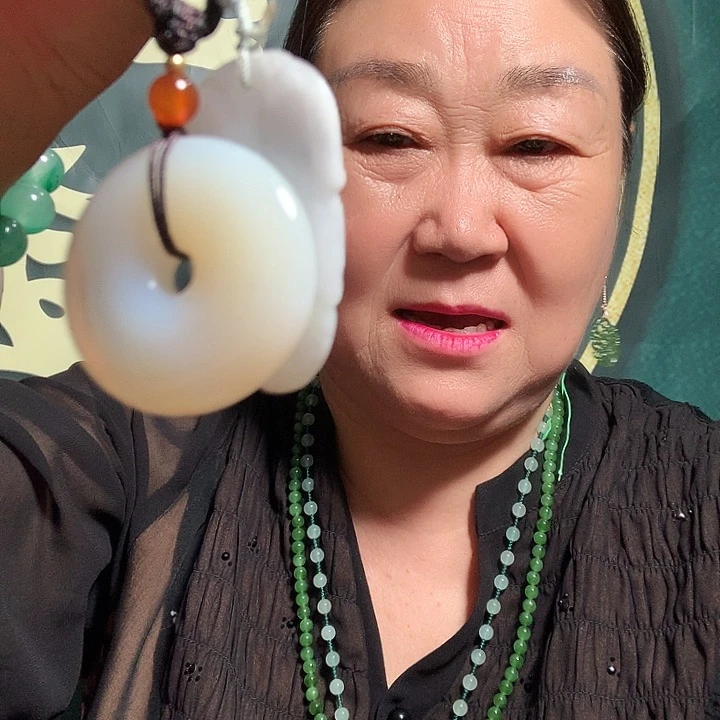和田玉手镯（圆镯）未镶嵌