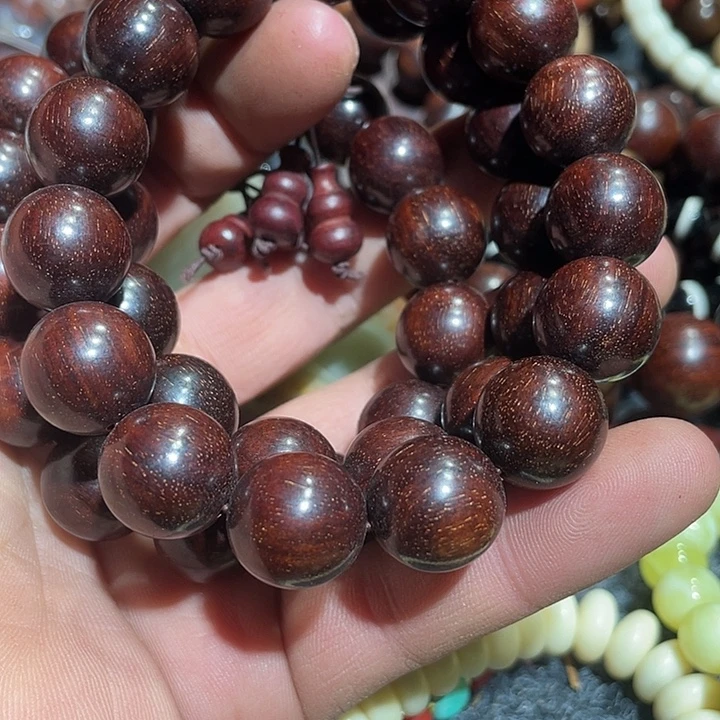 木质类印度小叶紫檀金星手串1.5cm