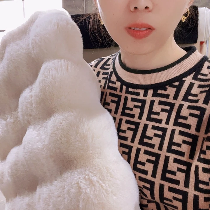 毛绒晴**雲飘窗垫