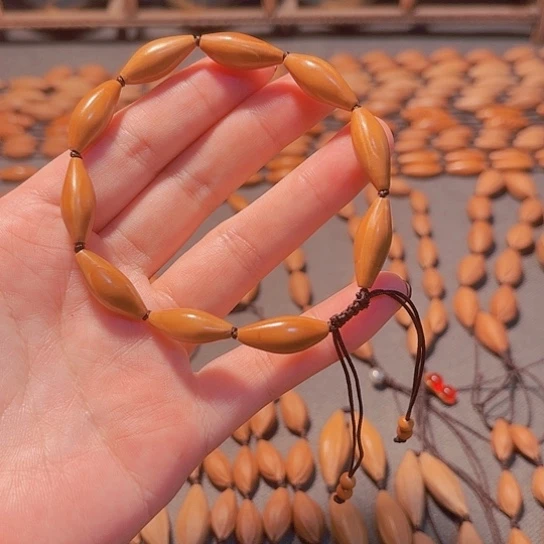 0.8小柳叶光板手串