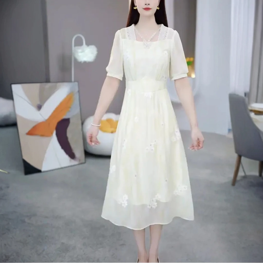 [依铭服饰] KK577 #2025  夏季 新款 减龄 收腰 显瘦  连衣裙