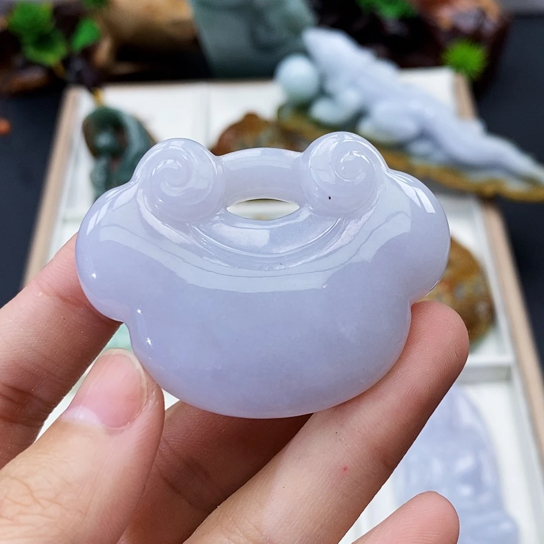 颈饰未镶嵌翡翠风****?缅甸翡翠a货