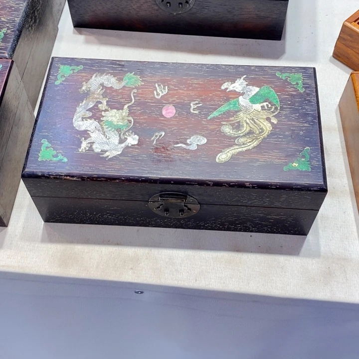 中***龙木木木28长翻盖盒龙凤带锁