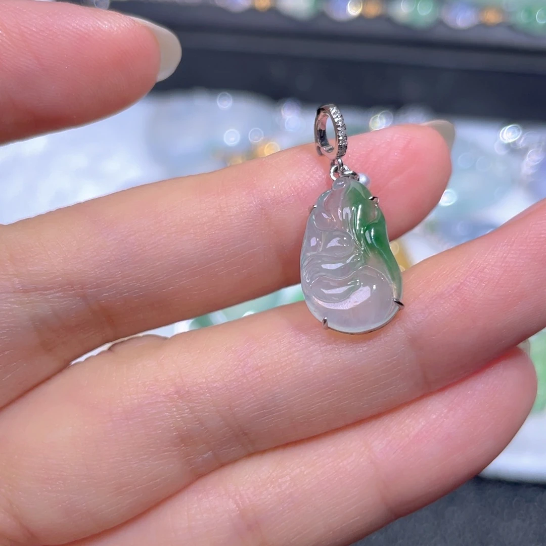 颈饰18K金镶嵌翡翠翡翠