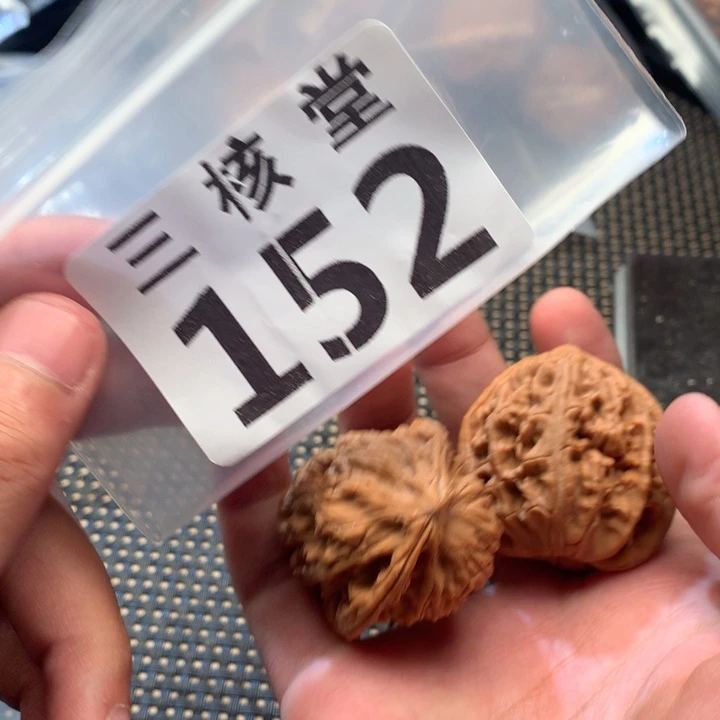 文玩核桃吊坠龙门柱