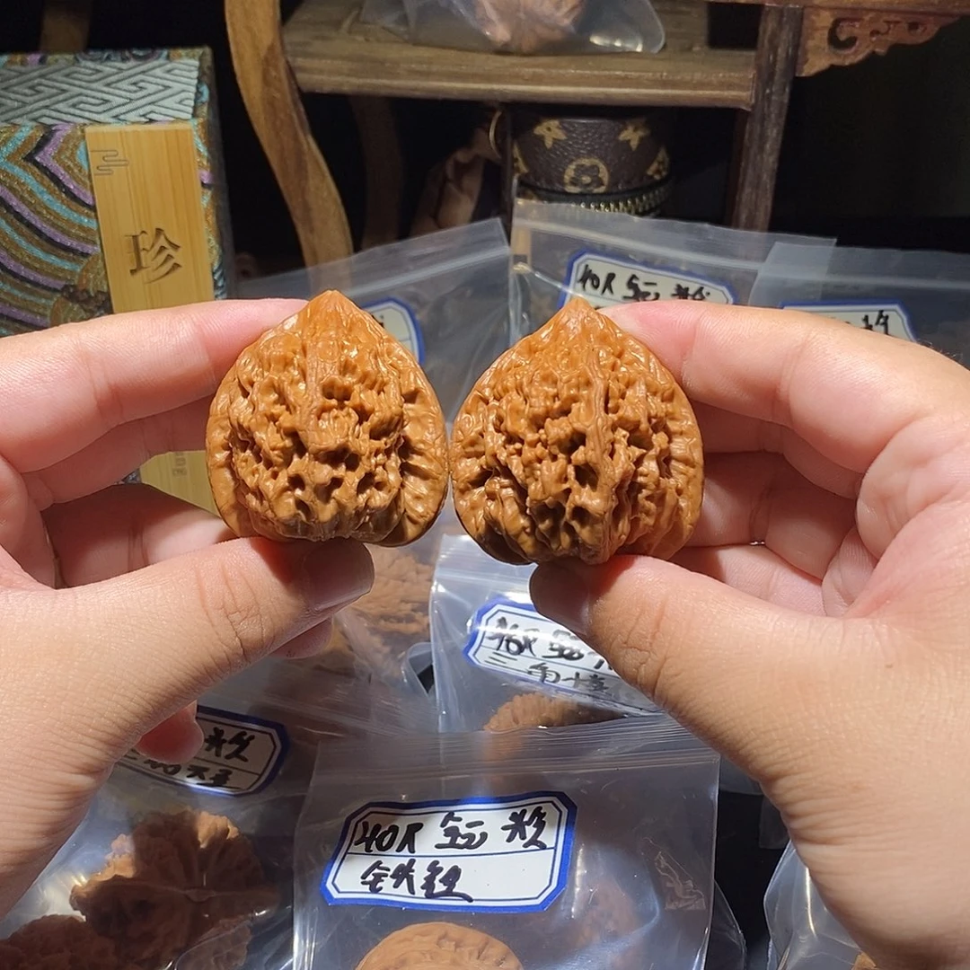 团***爸文玩核桃吊坠44全品红狮子