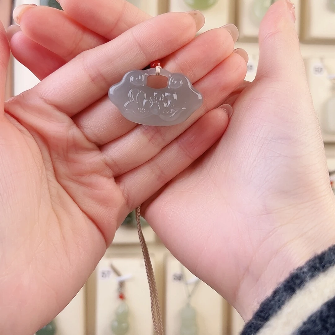 用***9和田玉未镶嵌颈饰