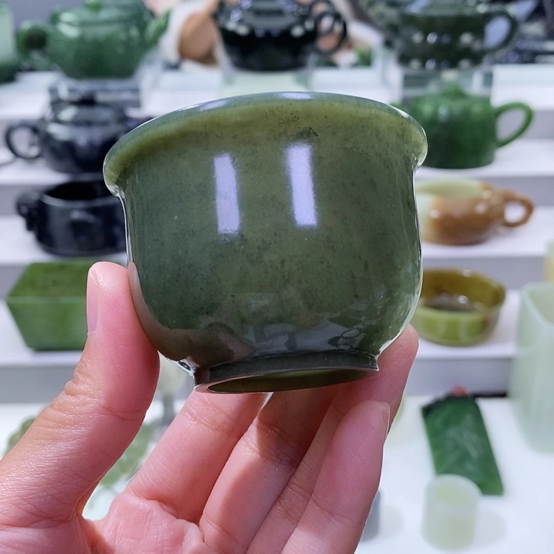 和田玉未镶嵌挂件杯子