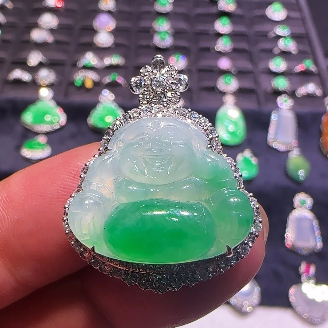 翡翠18K金镶嵌颈饰