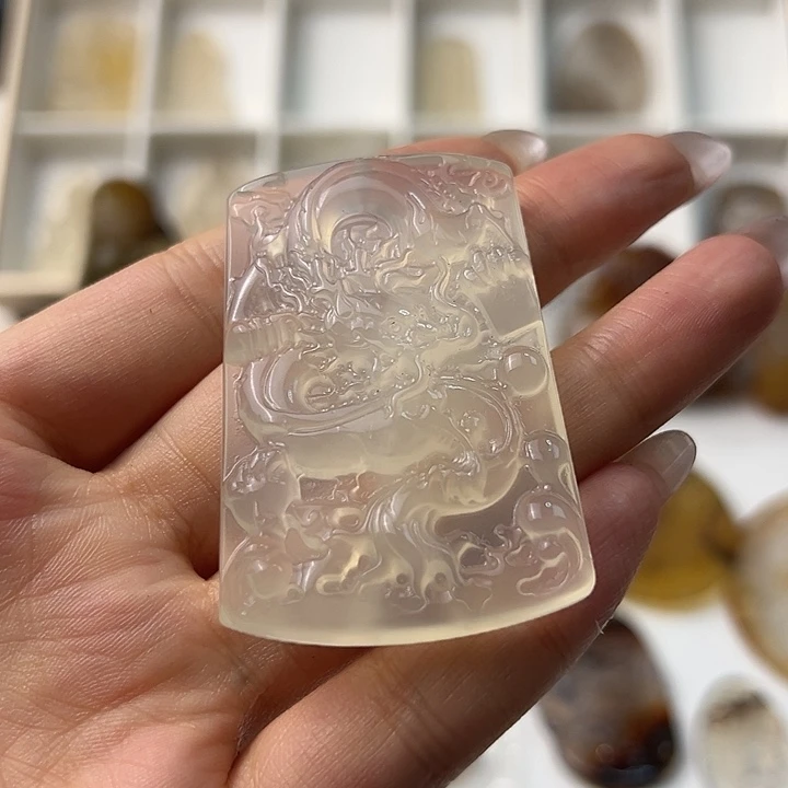 玛瑙/玉髓颈饰合金