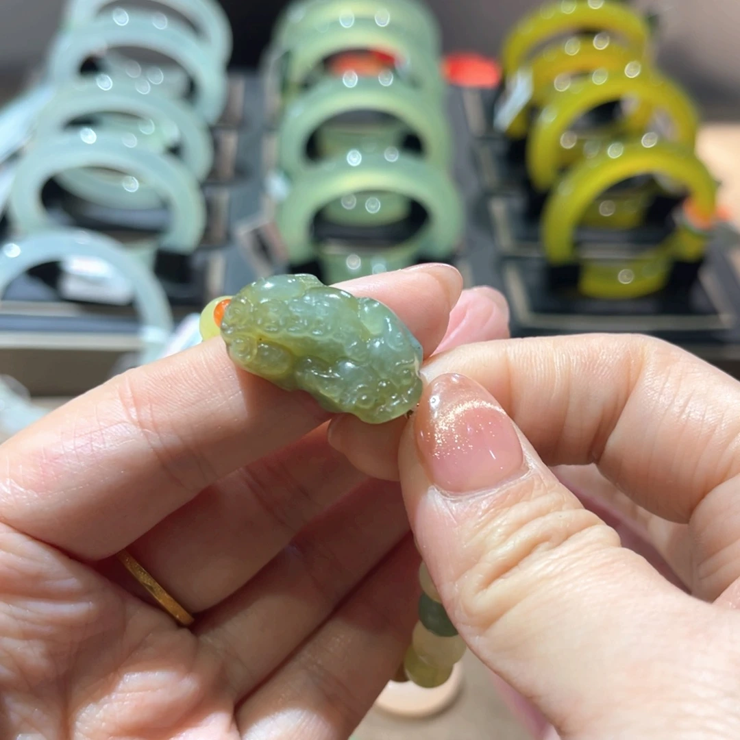 岫玉手镯未镶嵌手镯