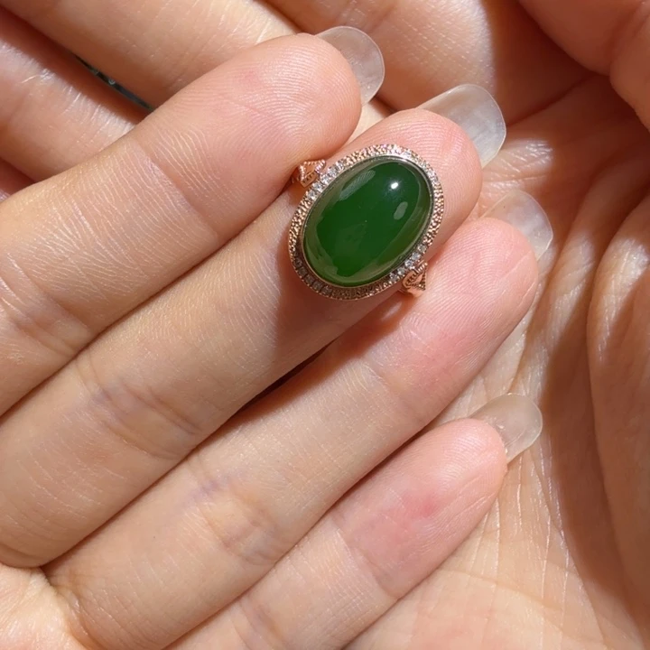 和田玉戒指18K金镶嵌