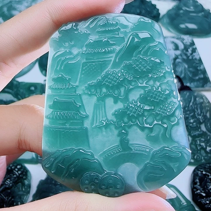 翡翠未镶嵌颈饰多样性发货天然的A货翡翠