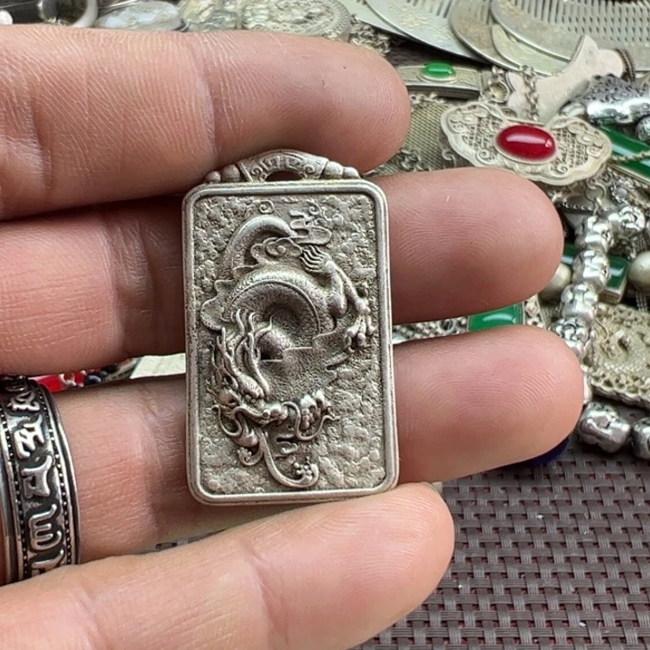 银老银，龙行天下、