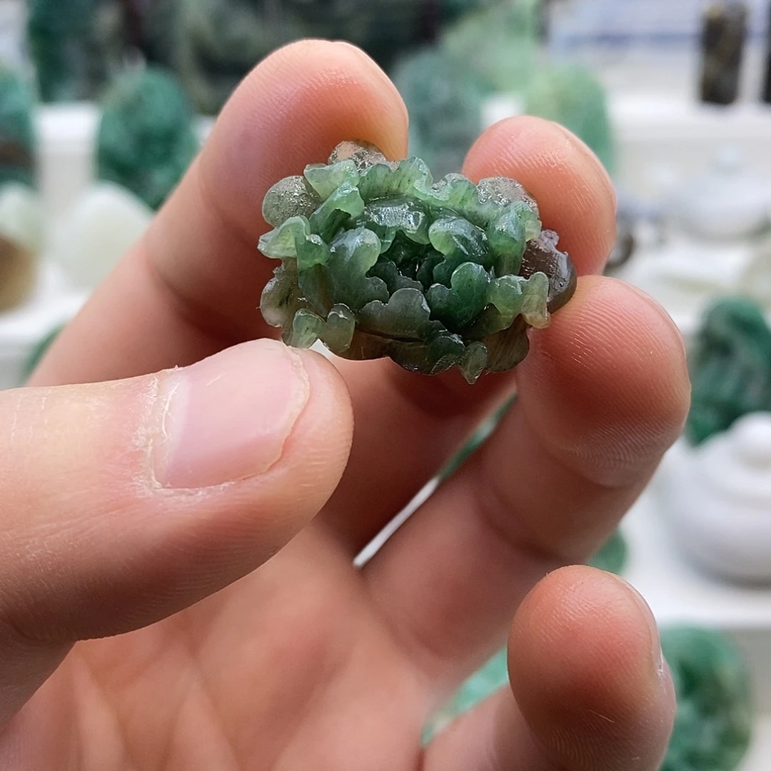 独山玉未镶嵌颈饰