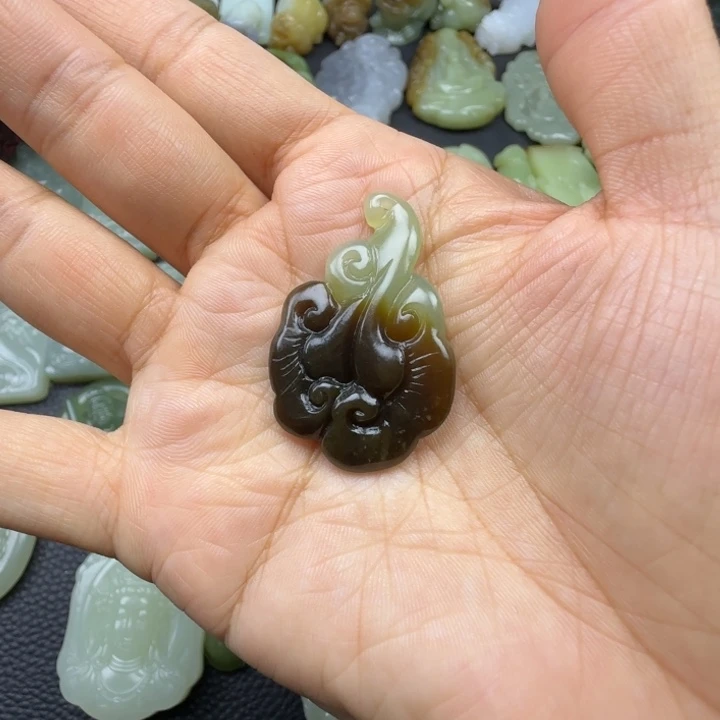 和田玉未镶嵌珠宝奇石