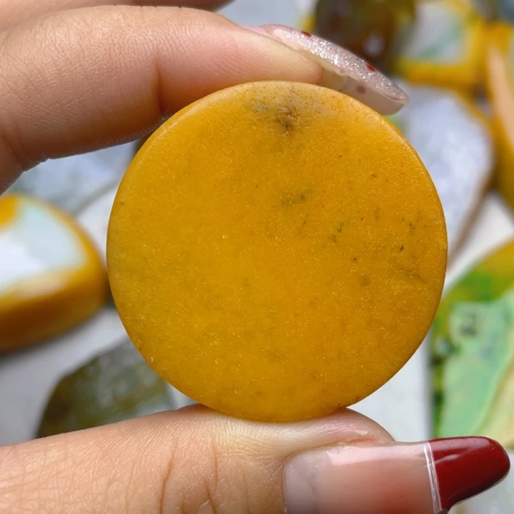 翡翠挂件未镶嵌翡翠