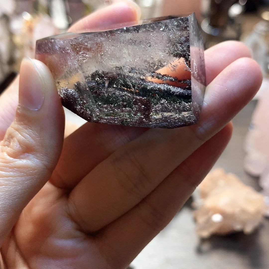 水晶摆件未镶嵌水晶行**?