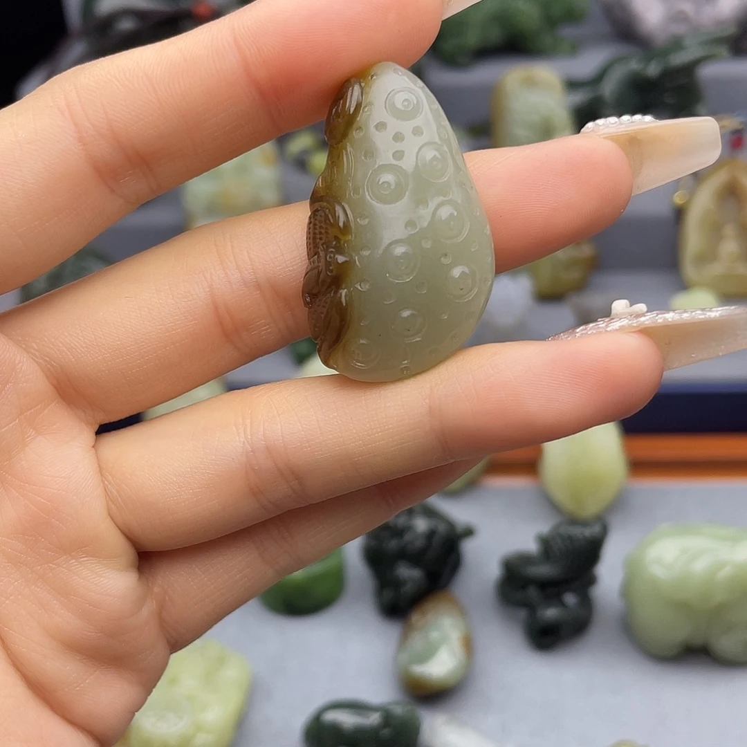 和田玉未镶嵌挂件