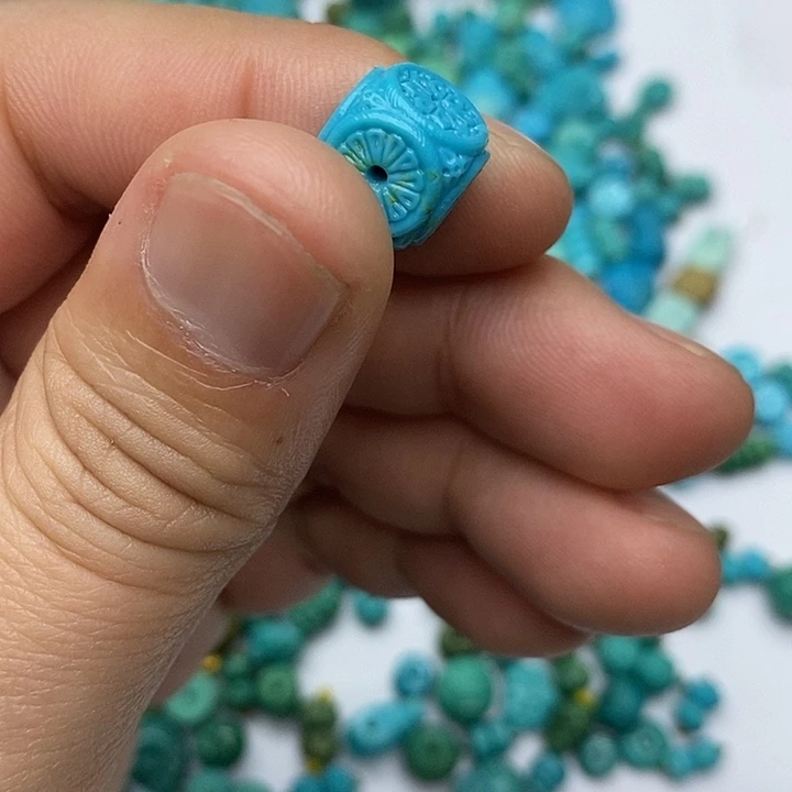 绿松石未镶嵌珠宝奇石